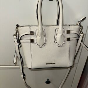 Steve Madden White Crossbody Bag with Sleek Design